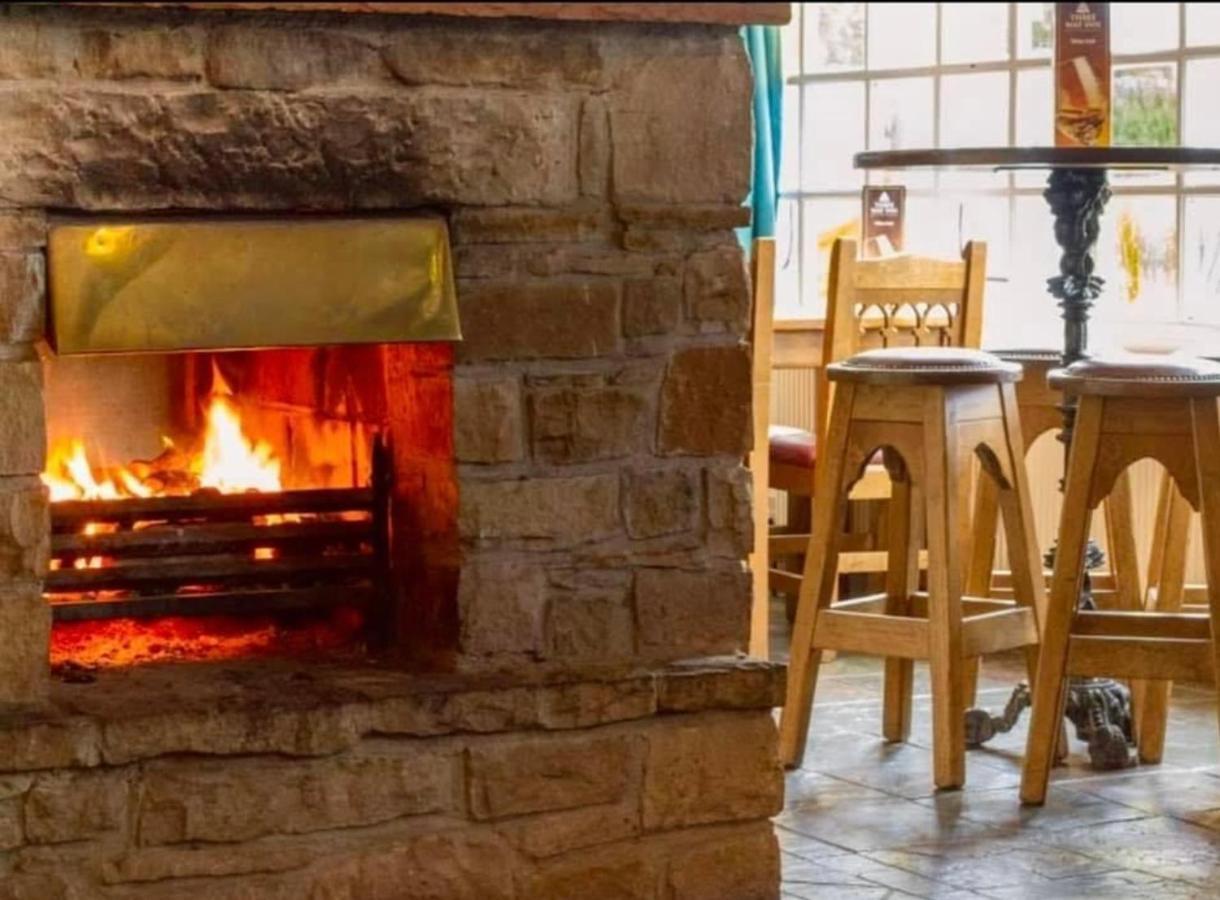 إيننيسكيلن The Three Way Inn المظهر الخارجي الصورة